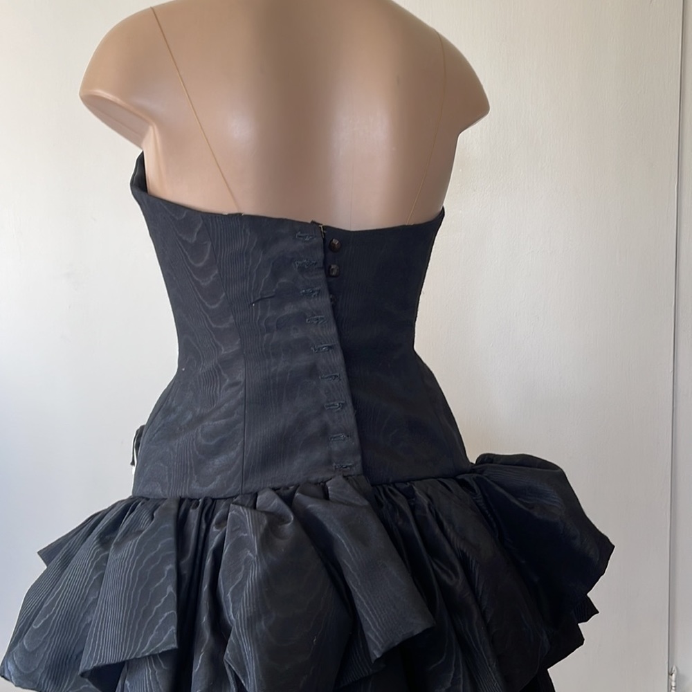 ENRIQUETA VERGARA Viña Del Mar - Chile, Gorgeous strapless black color Dress - Picture 4 of 16
